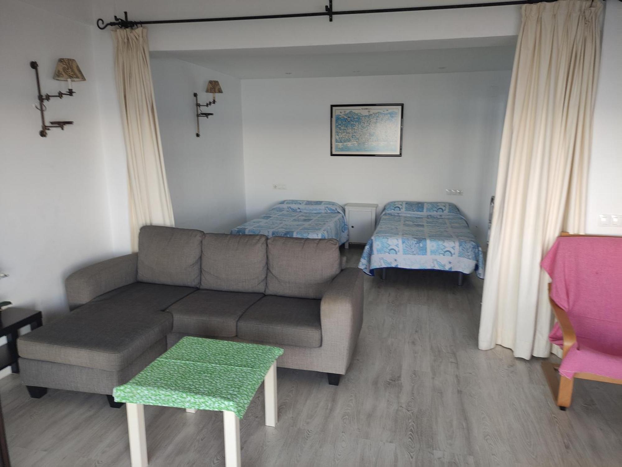 In First Line Apto 8-6 Appartement *