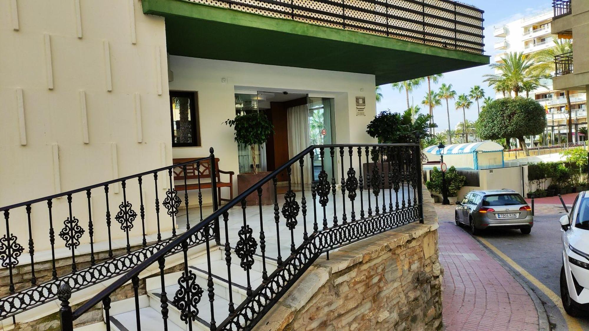 In First Line Apto 8-6 Appartement Marbellac
